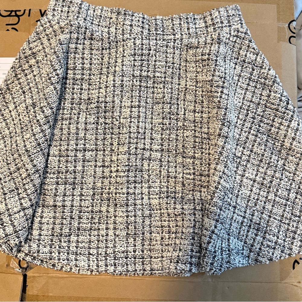 ZARA STRUCTURED JACQUARD MINI SKIRT GRAY NWT - Picture 2 of 3